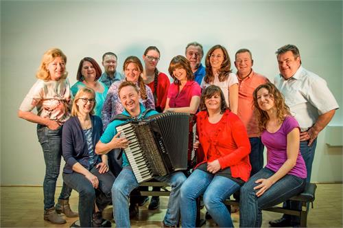 Akkordeon Viel-Harmonie Salzburg – „Mit „viel Harmonie“ durch die Zeit“
