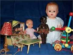 Puppen und Spielzeug Reparaturwerkstätte